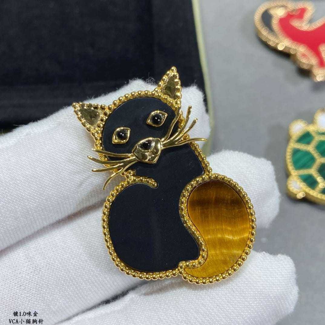 18K Van Cleef & Arpels Lucky Animals Cat Clip Brooch