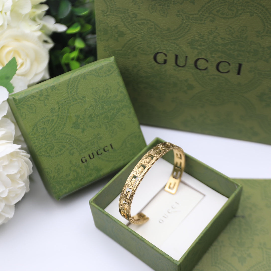 18K Gucci Cube Bracelet