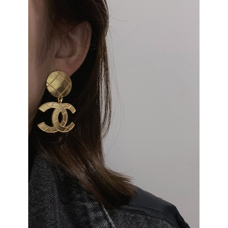 18K Chanel Gold Pendant Earrings