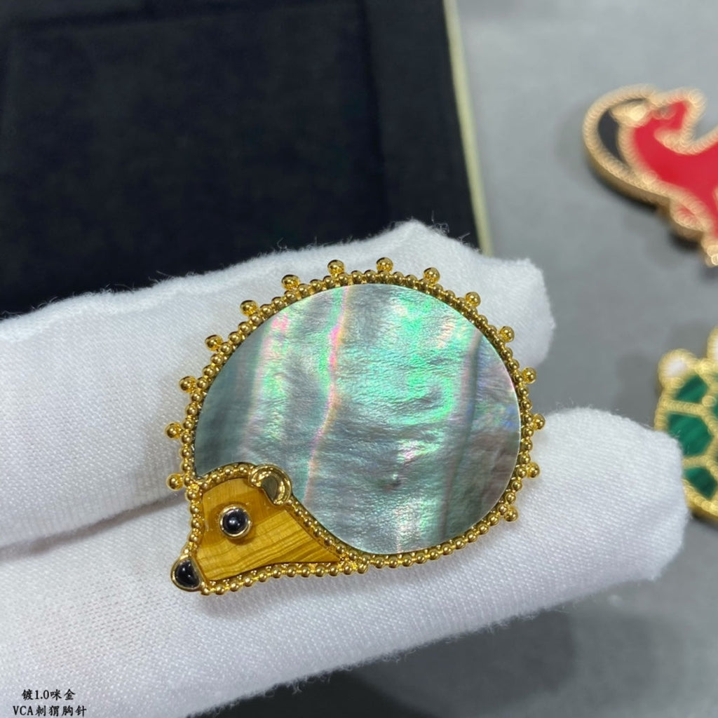 18K Van Cleef & Arpels Lucky Animals Hedgehog Clip Brooch