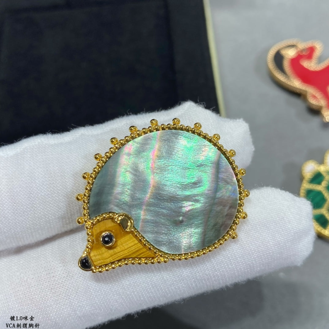18K Van Cleef & Arpels Lucky Animals Hedgehog Clip Brooch