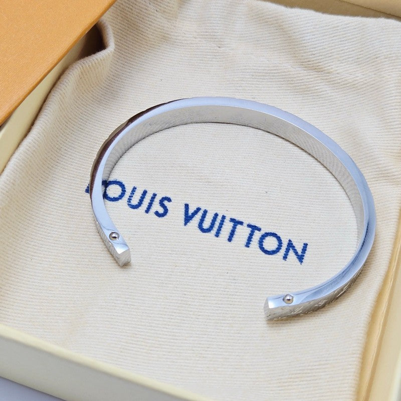 18K Louis Vuitton Monogram Gold Bracelet