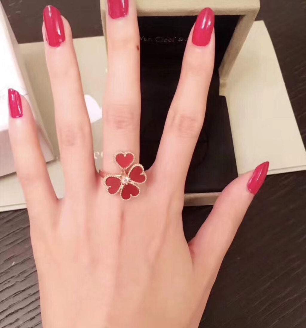 18K Van Cleef & Arpels Sweet Alhambra Effeuillage Ring