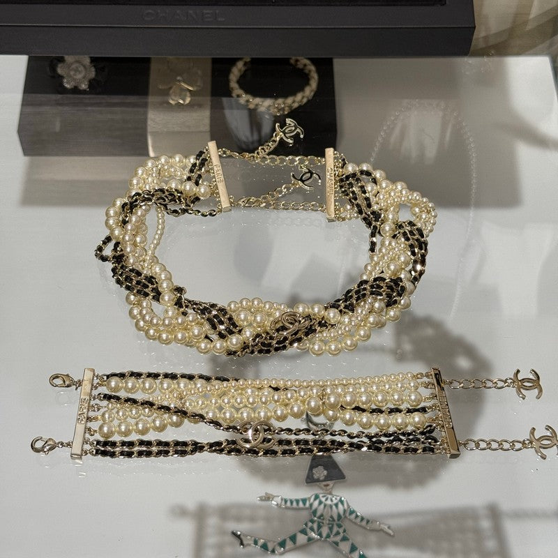 18K Chanel Pearls Choker Gold Necklace