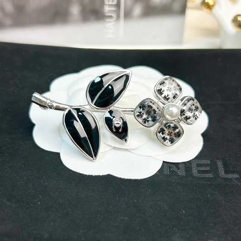 18K Chanel Black Four Leaf Clover Crystal Brooch