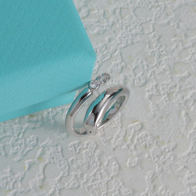 18K Tiffany Diamond Ring