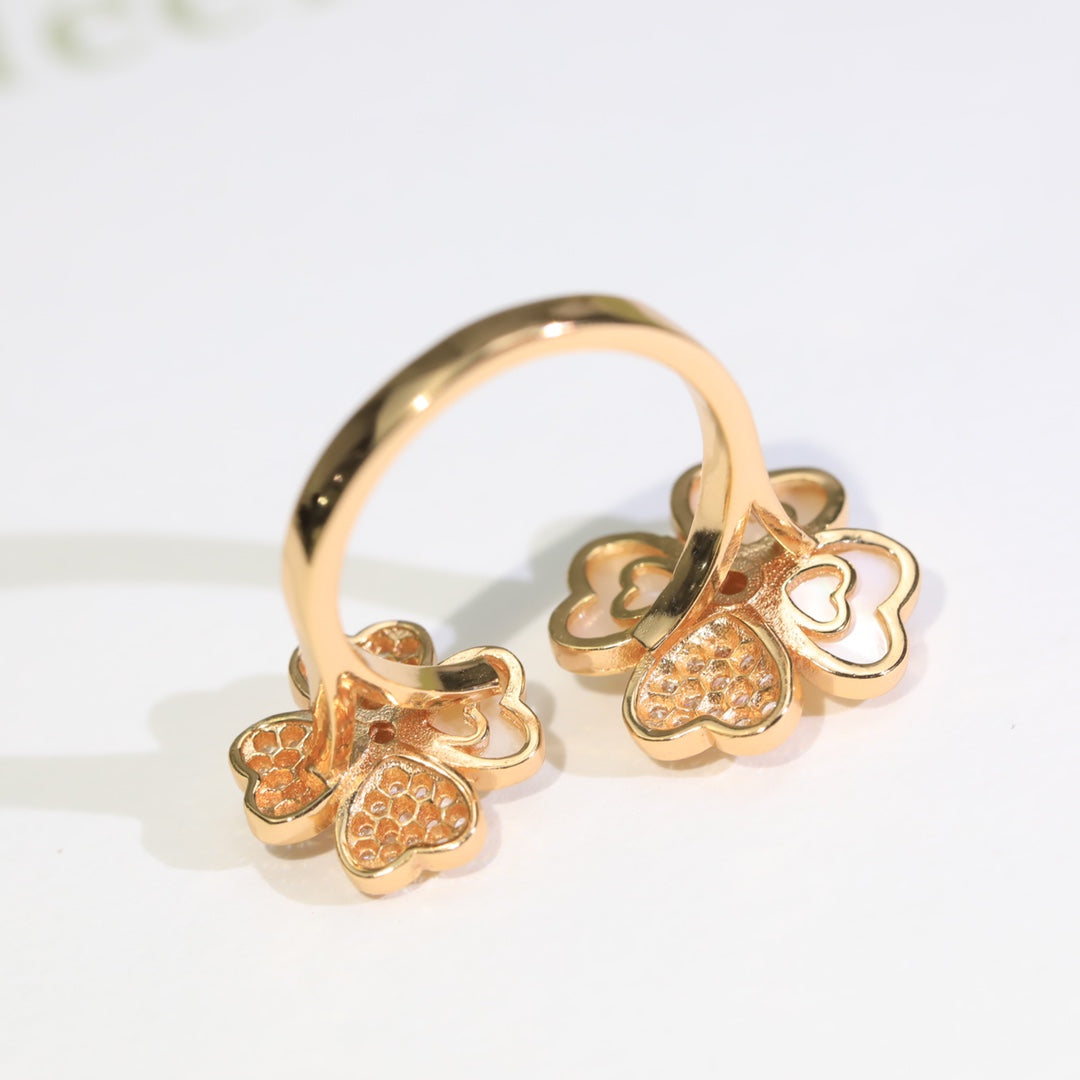 18K Van Cleef & Arpels Cosmos Between the Finger Diamond Ring
