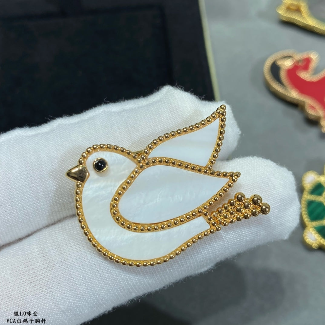 18K Van Cleef & Arpels Lucky Animals Dove Clip Brooch