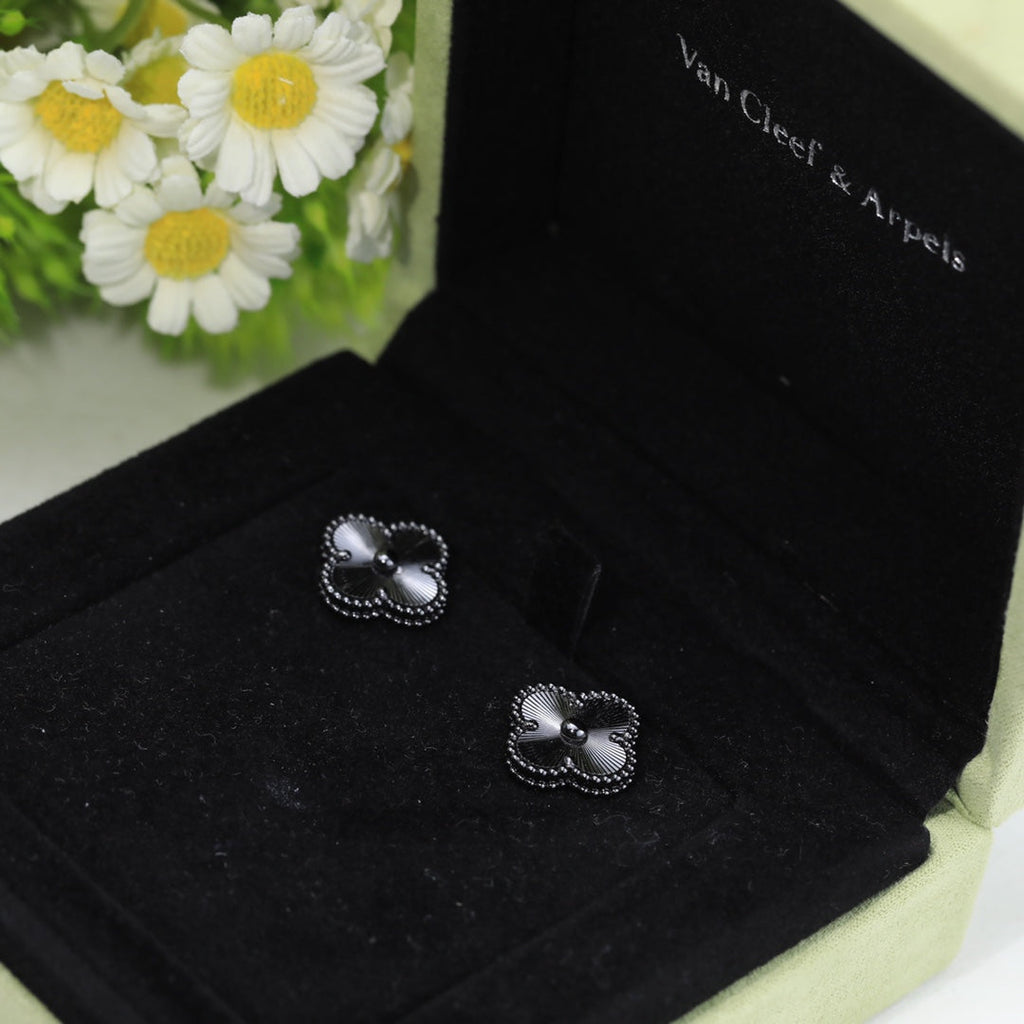 18K Van Cleef & Arpels Vintage Alhambra Black Earrings