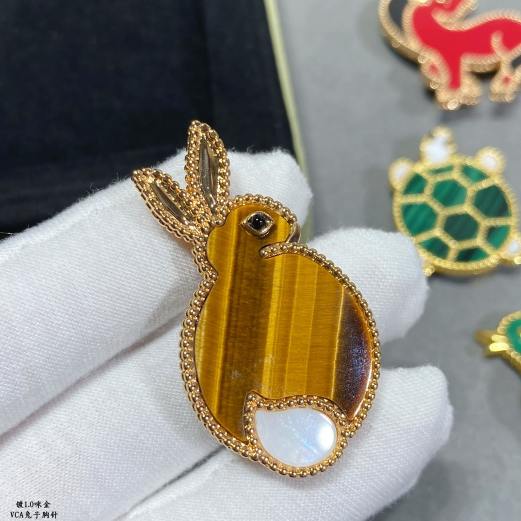 18K Van Cleef & Arpels Lucky Animals Rabbit Clip Brooch