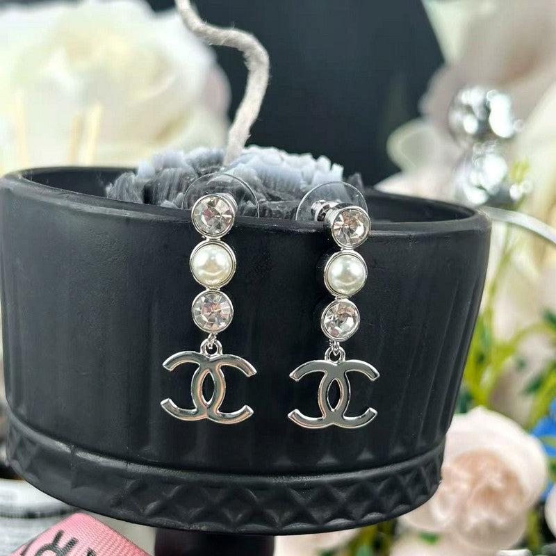 18K Chanel 25B Crystal Earrings