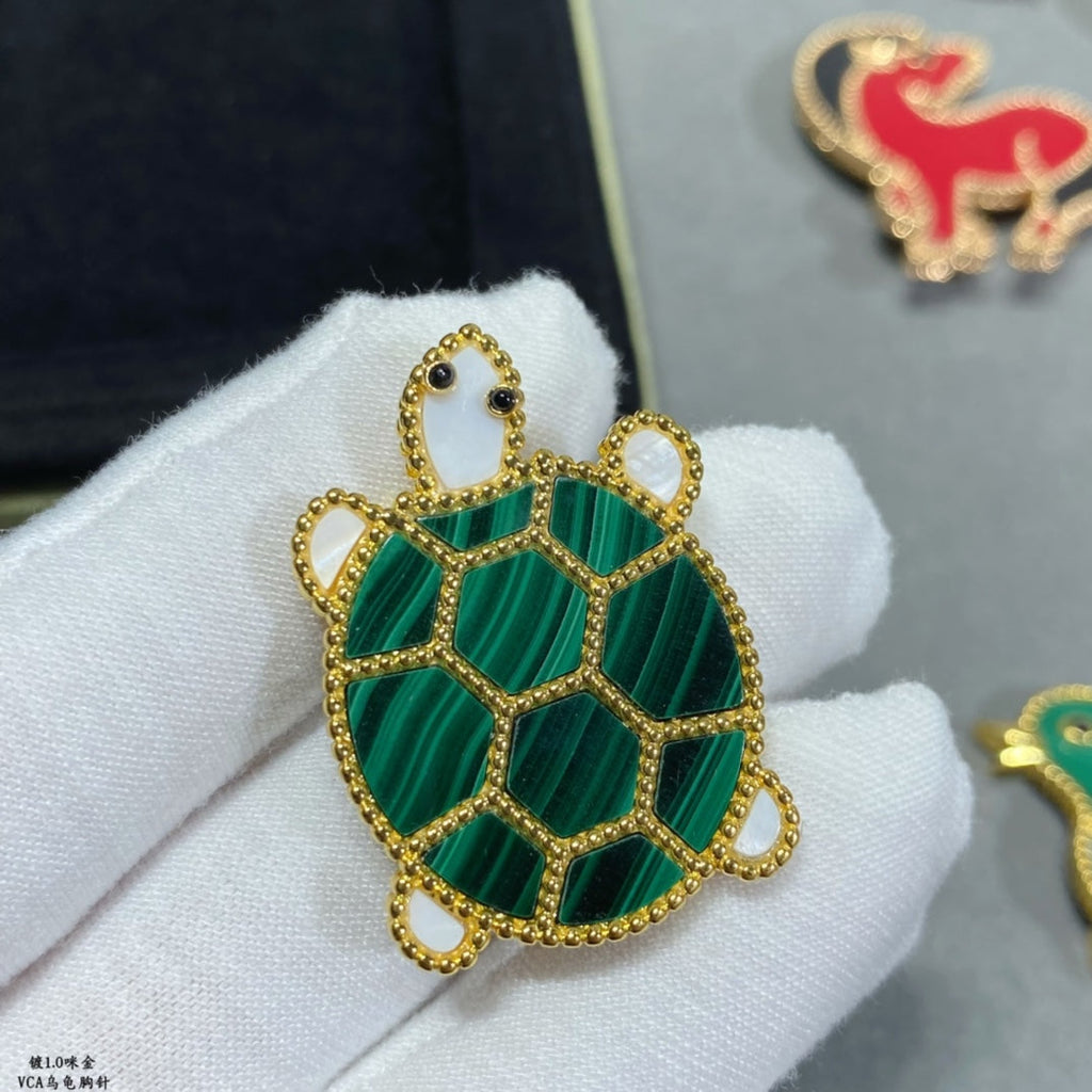 18K Van Cleef & Arpels Lucky Animals Turtle Clip Brooch