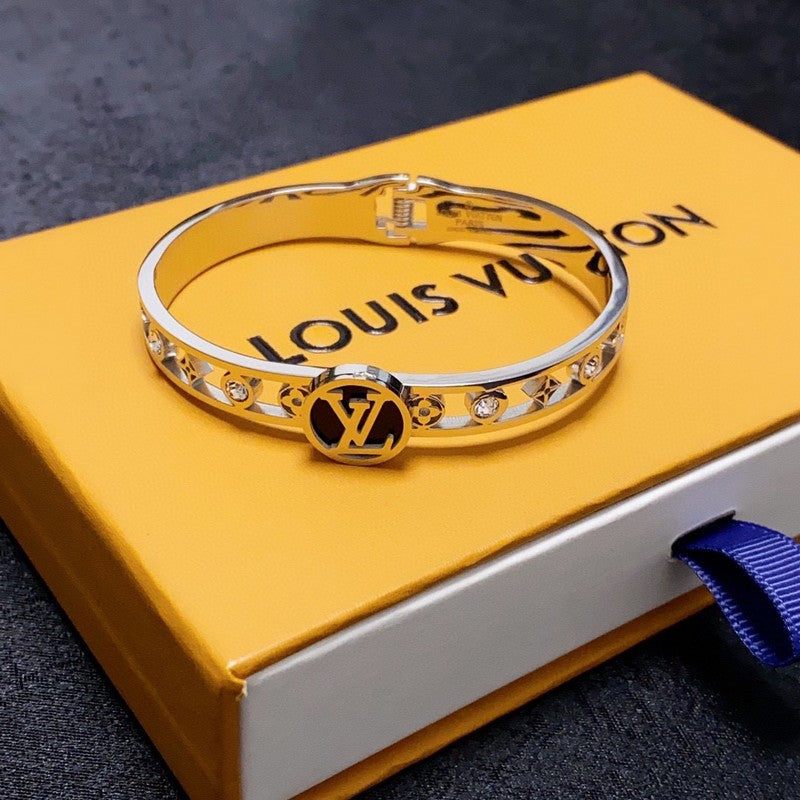 18K Louis Vuitton Diamond Bracelet
