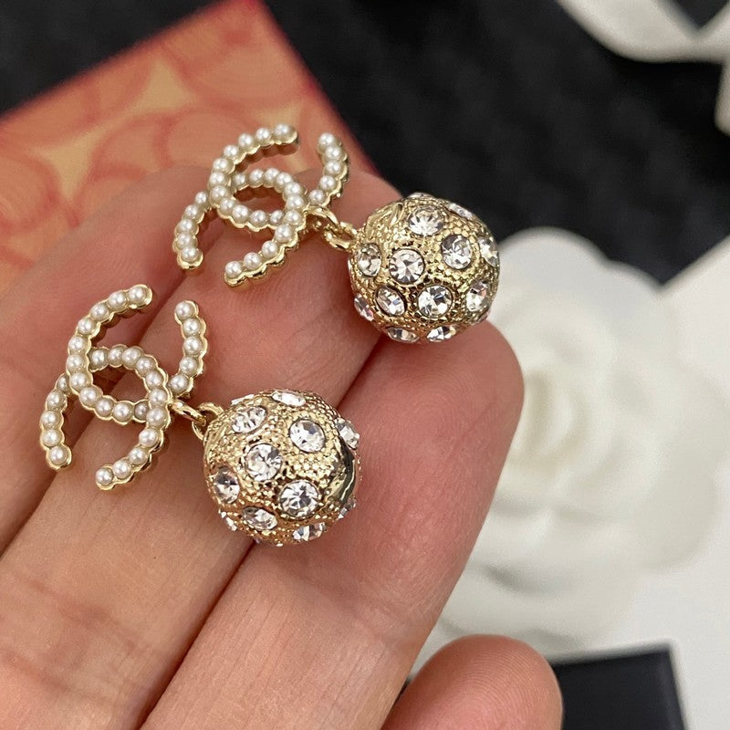 18K Chanel Drop Diamond Earrings