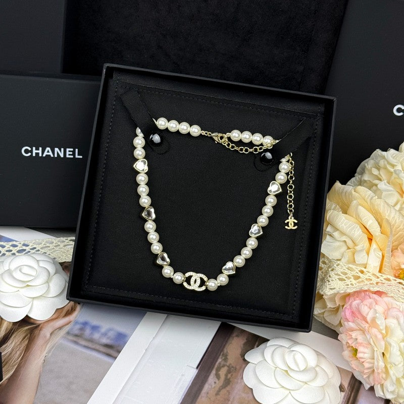 18K Chanel 25B Pearl Heart Choker Necklace