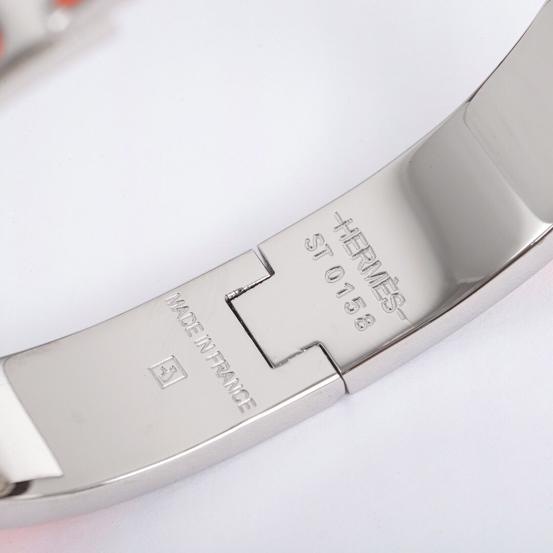 18K Clic Hermes Orange Bracelet