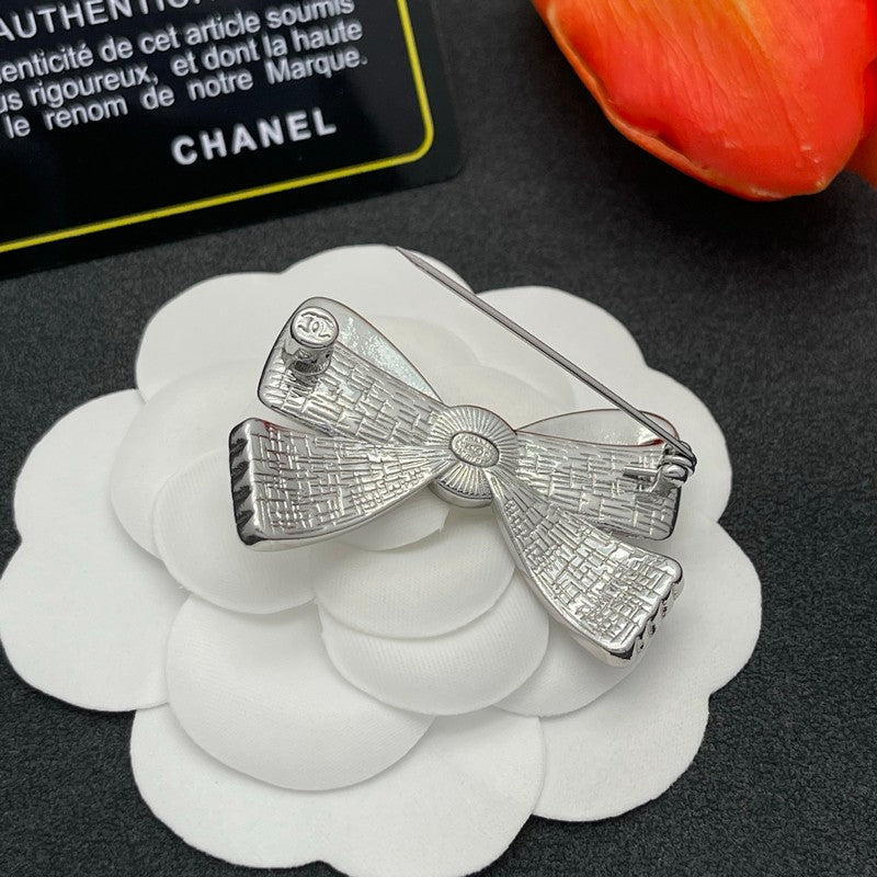 18K Chanel Bow Tie Gold Brooch
