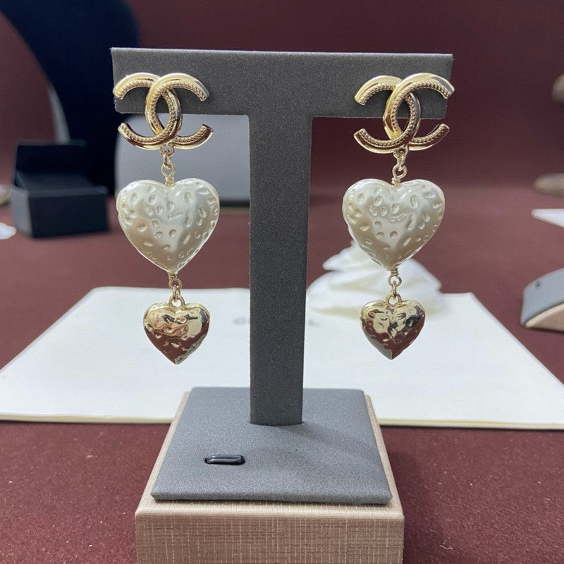 18K Chanel Heart Pearl Pendant Earrings