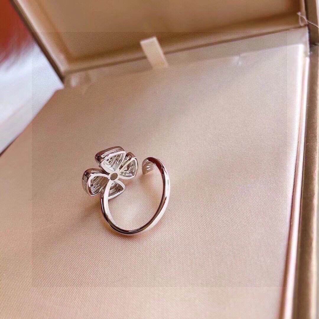 18K BVLGARI BV Fiorever Ring