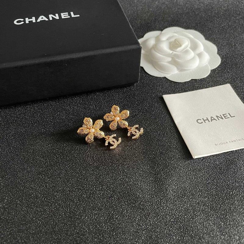 18K Chanel Diamond Flower Gold Earrings