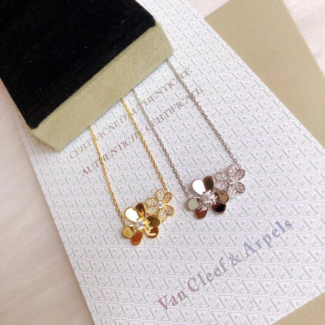 18K Van Cleef & Arpels Frivole Clover Clover Necklace