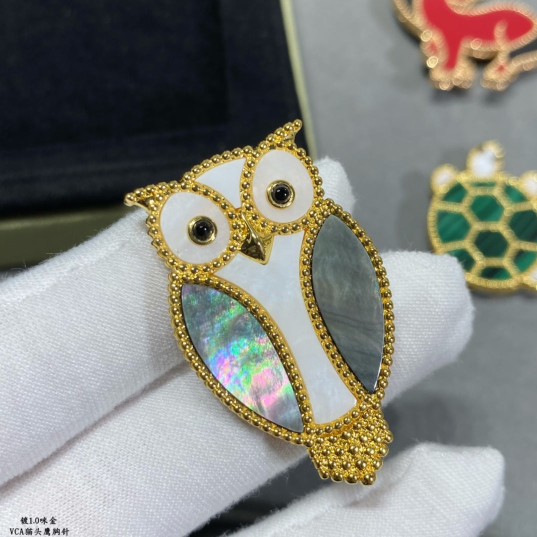 18K Van Cleef & Arpels Lucky Animals Owl Clip Brooch