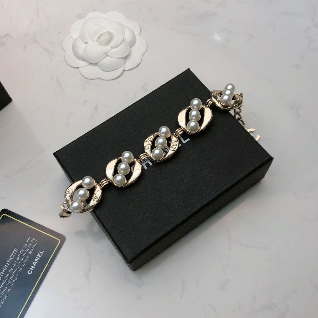 18K Chanel Pearl Bracelet
