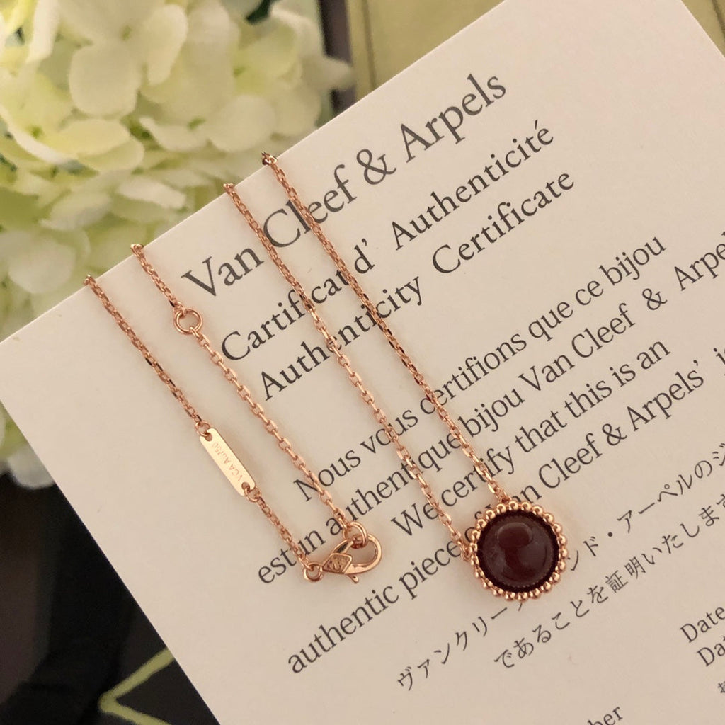18K Van Cleef & Arpels Perlee couleurs Carnelian Necklace