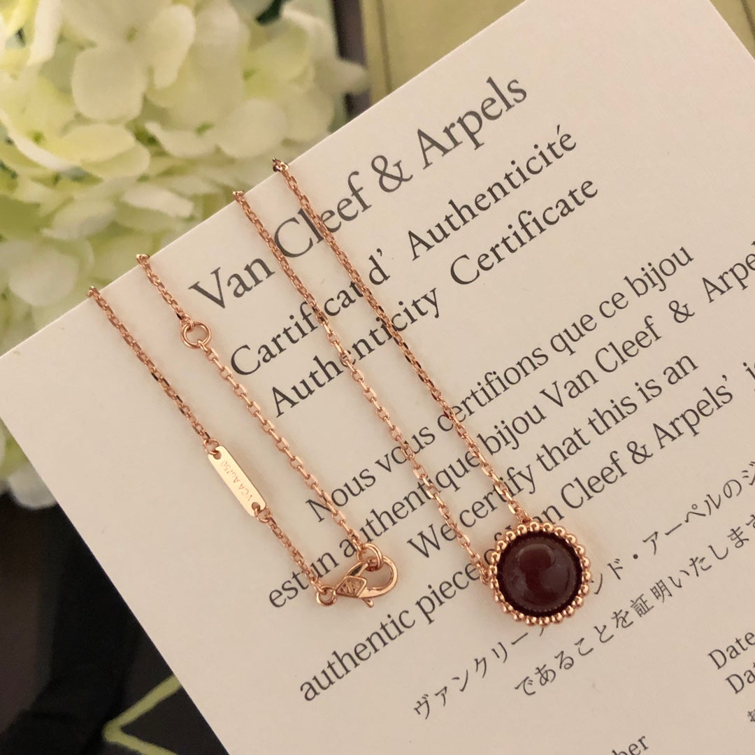 18K Van Cleef & Arpels Perlee couleurs Carnelian Necklace