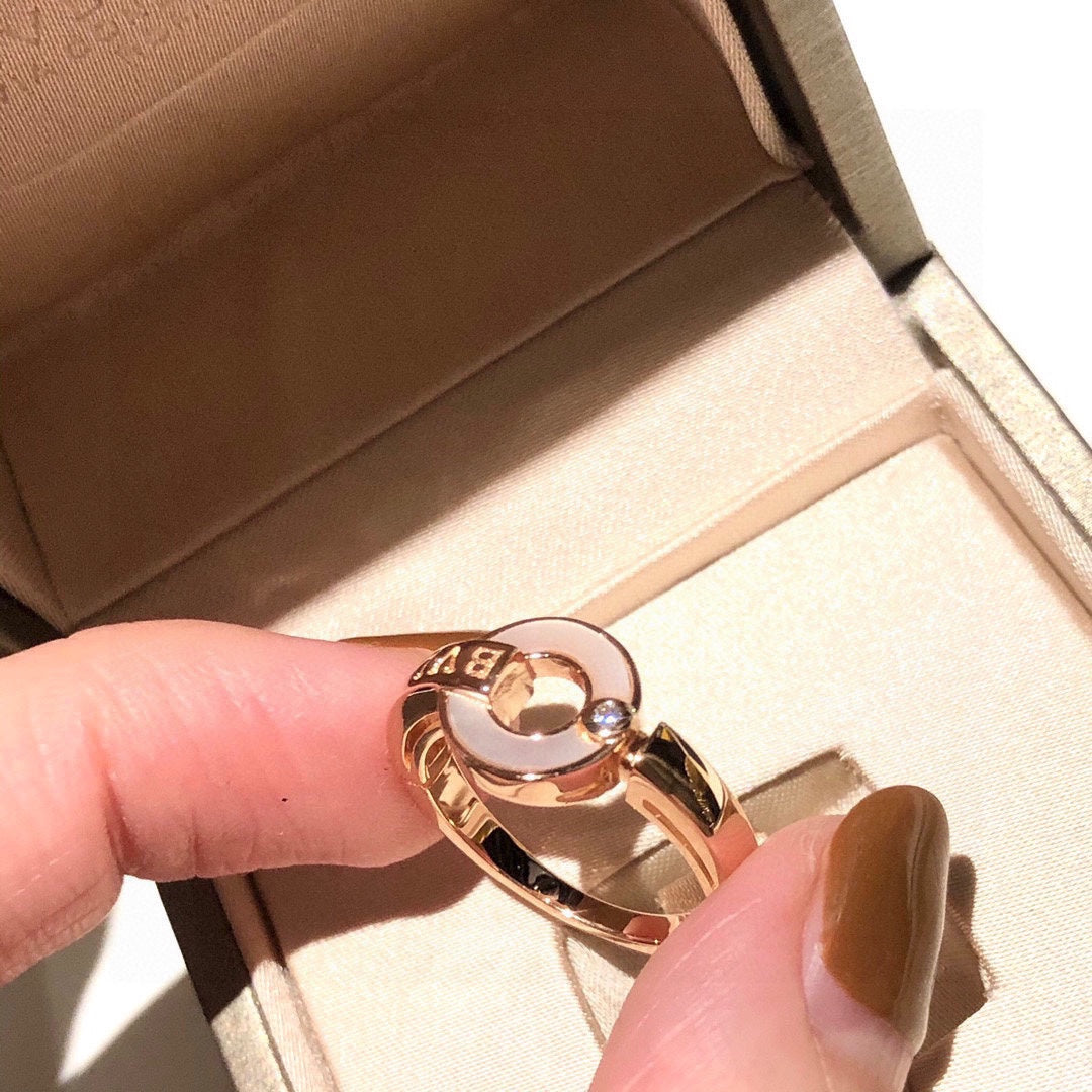 18K BVLGARI BV Pearl Ring