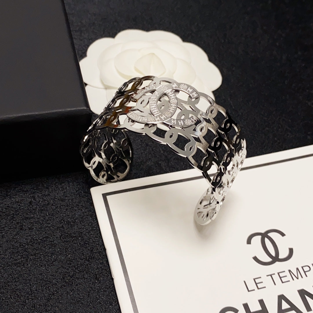 18K Chanel Vintage Cuff Bracelet