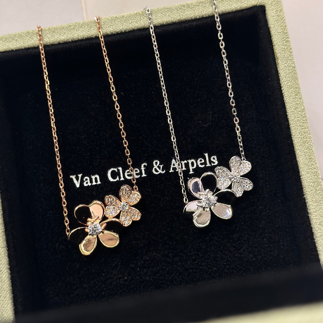 18K Van Cleef & Arpels Frivole Clover Clover Necklace