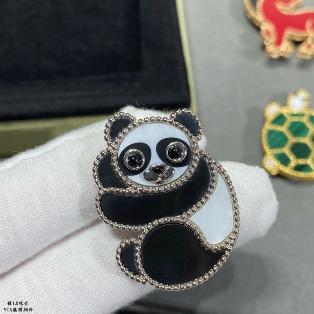 18K Van Cleef & Arpels Lucky Animals Panda Clip Brooch