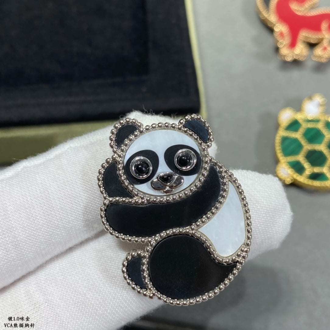 18K Van Cleef & Arpels Lucky Animals Panda Clip Brooch