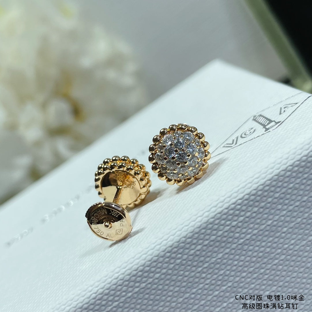 18K Van Cleef & Arpels Perlee Diamonds Earrings