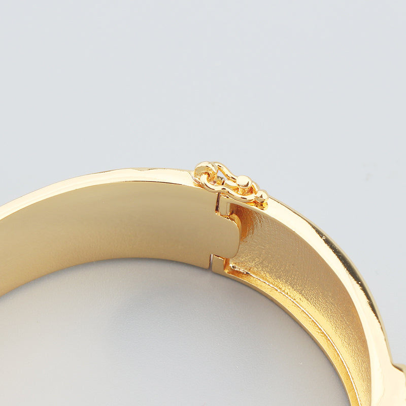 18K Clic Hermes Diamond Bracelet
