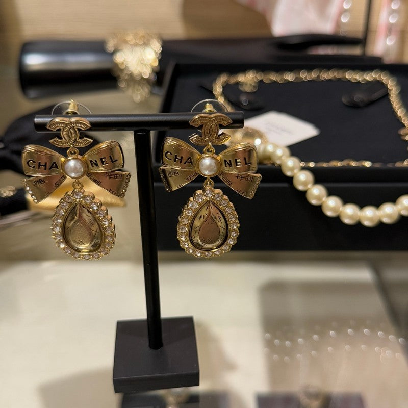 18K Chanel 25K Golden Bow Earrings