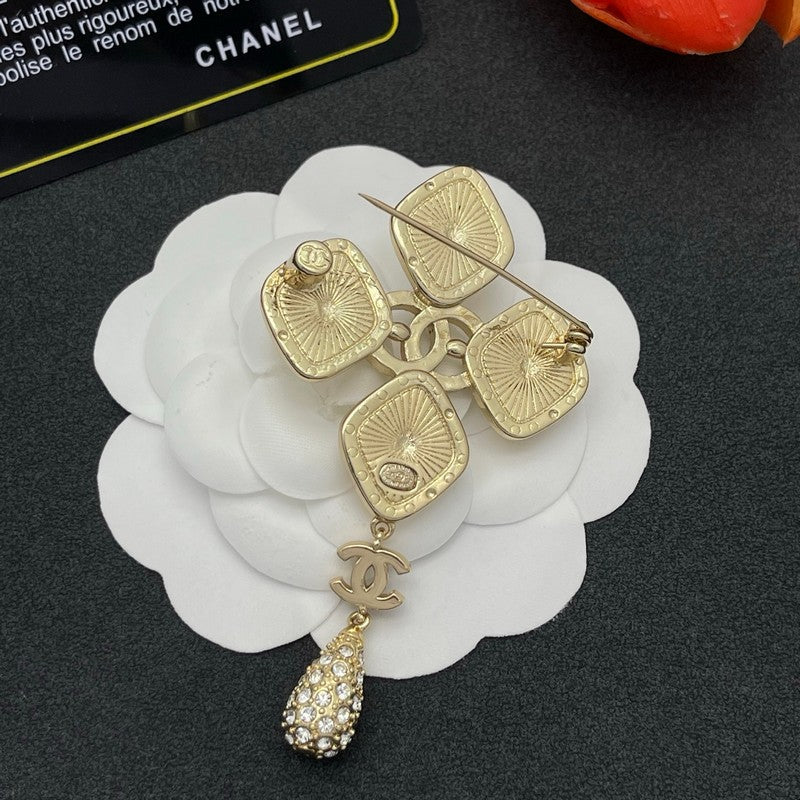 18K Chanel Diamond Shape Drop Brooch