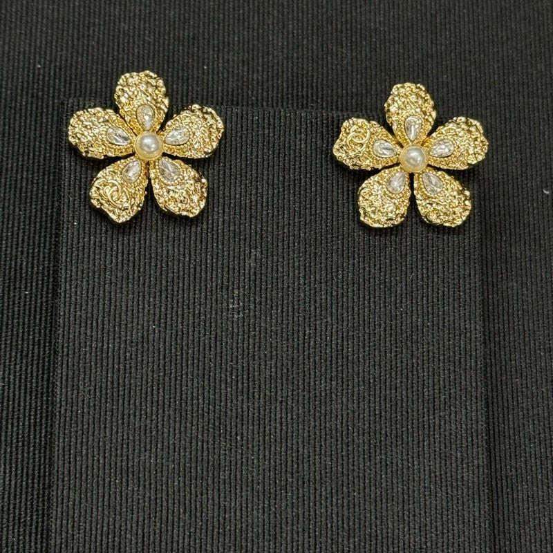 18K Chanel Flower Pearl Twist Gold Earrings