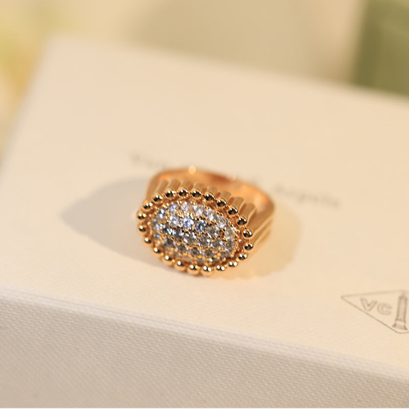 18K Van Cleef & Arpels Perlee Diamond Ring