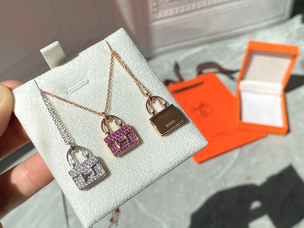 18K Hermes Amulettes Constance Pink Diamonds Pendant Necklace