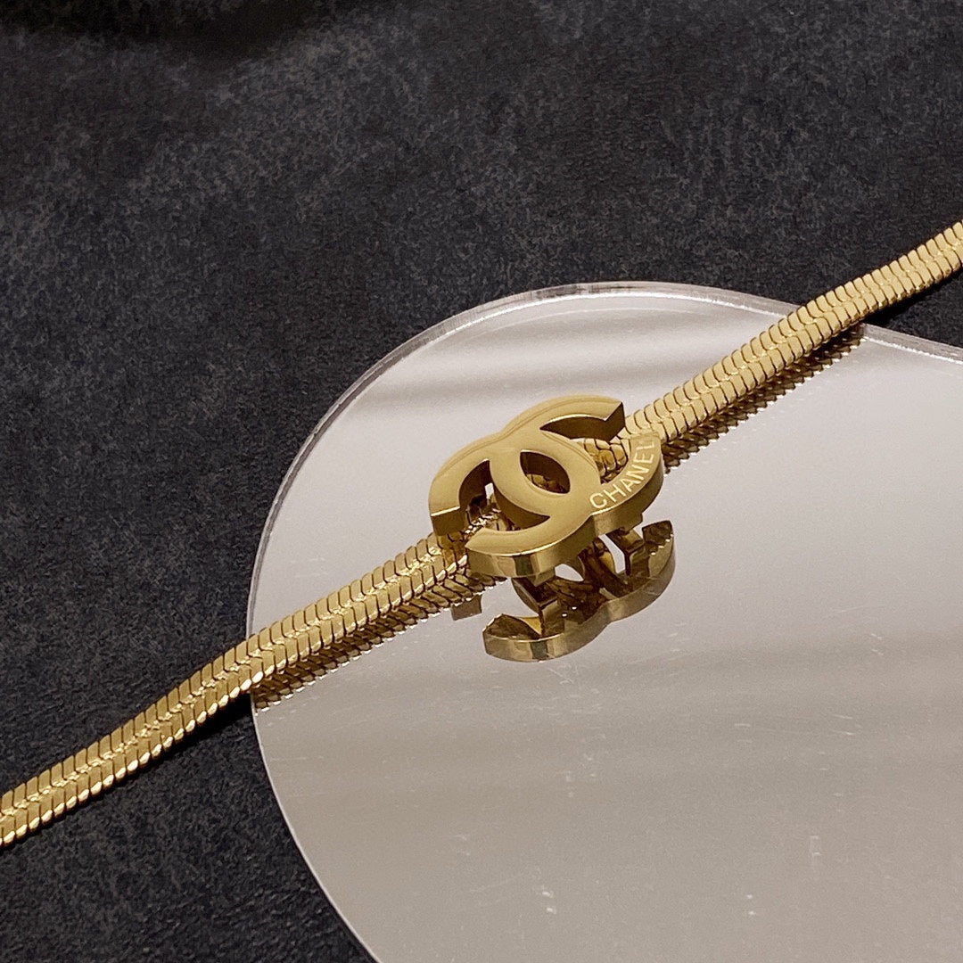 18K Chanel Gold Chain Choker Necklace