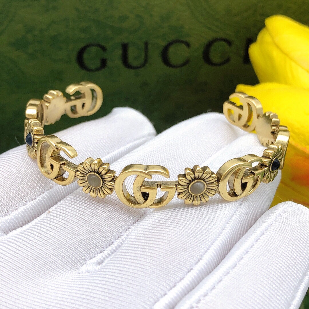 18K Gucci Flowers Open Cuff Bracelet