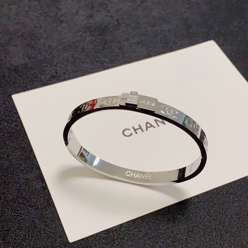 18K Chanel Diamond Bracelet