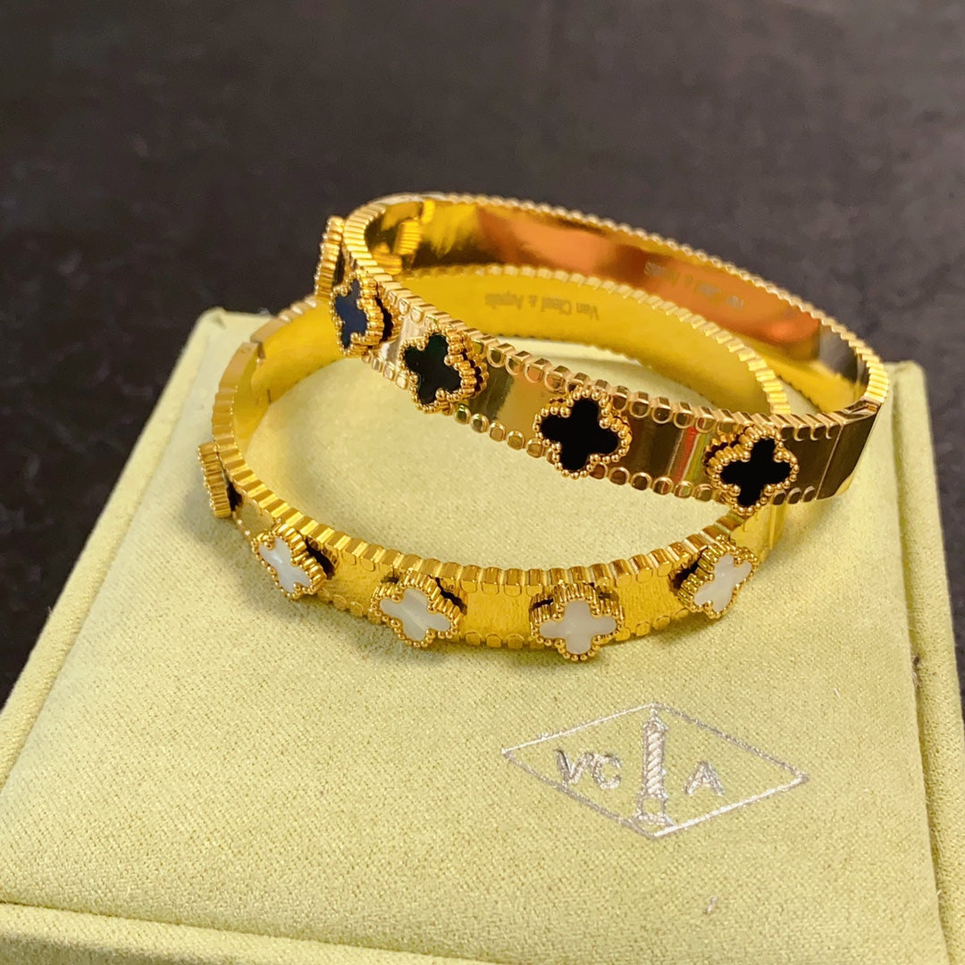 18K Van Cleef & Arpels Perlee Clovers Bracelet