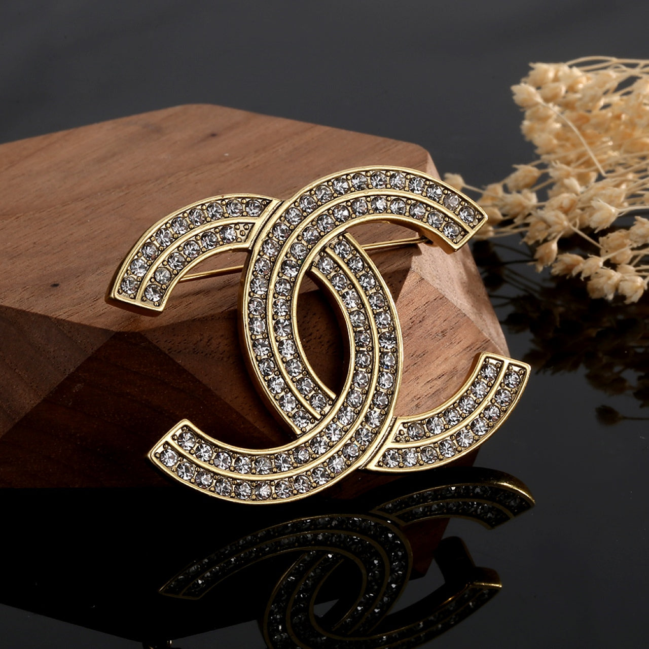 18K Chanel Diamonds Brooch
