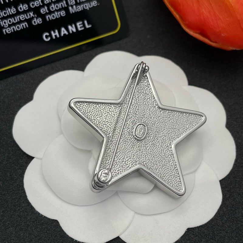 18K Chanel Star Gold Brooch