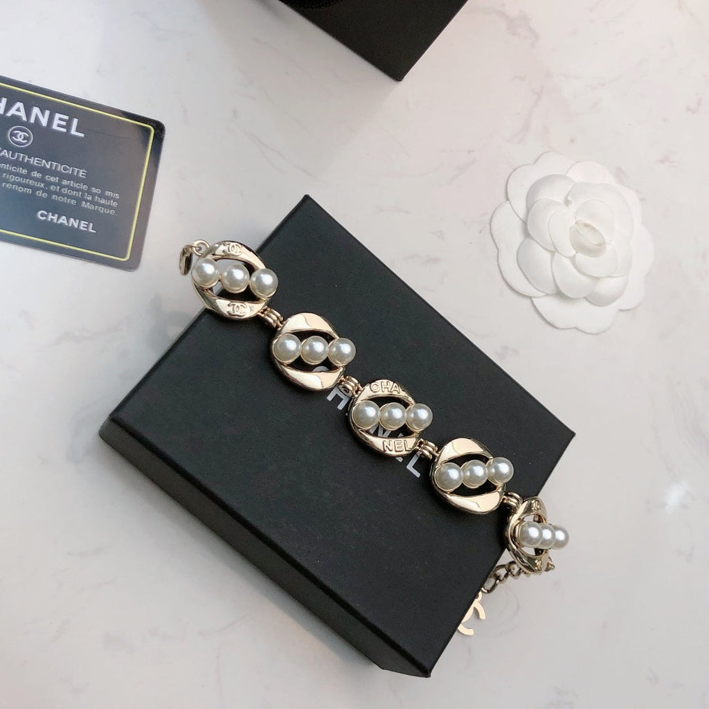 18K Chanel Pearl Bracelet