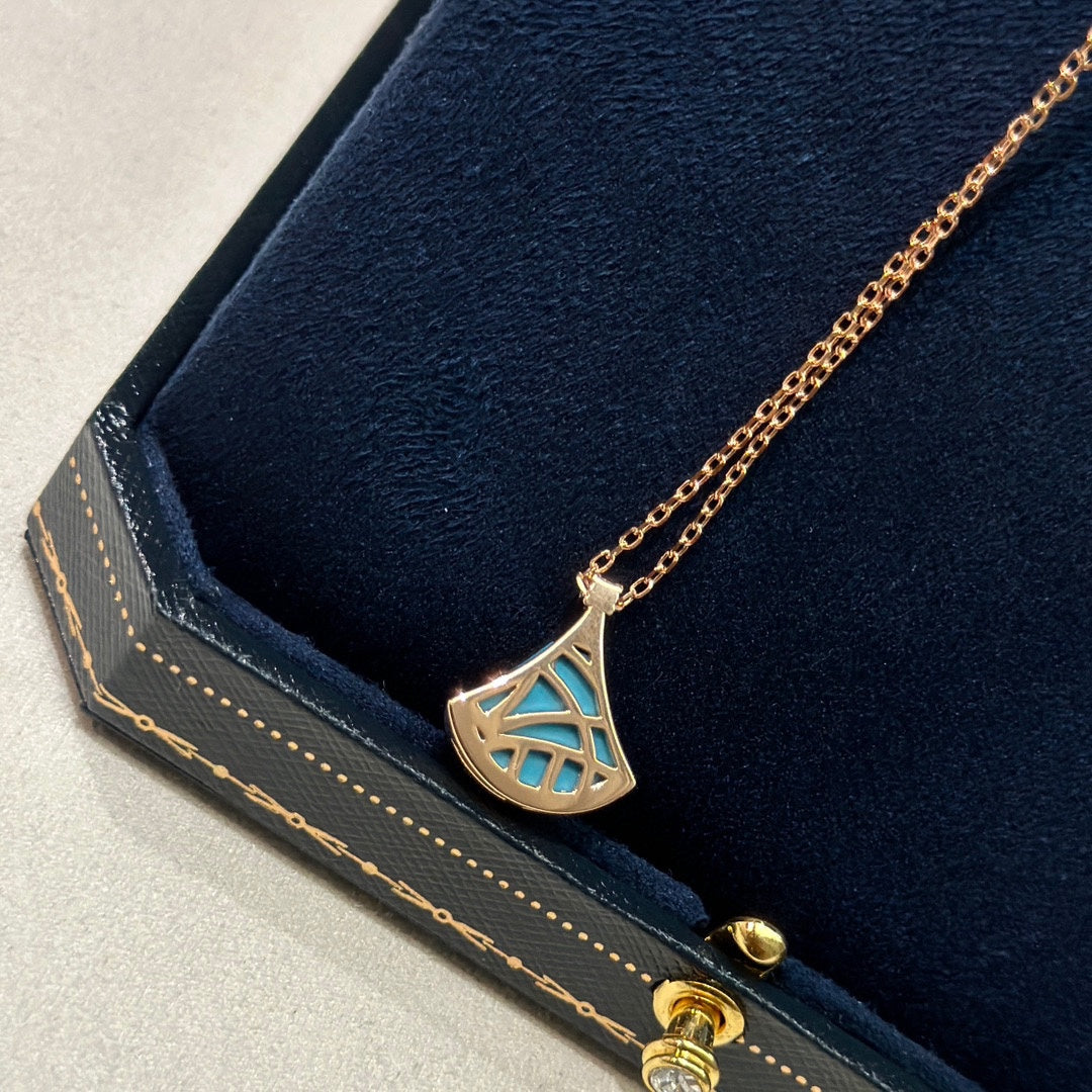 18K BVLGARI BV Divas' Dream Turquoise Pendant Necklace