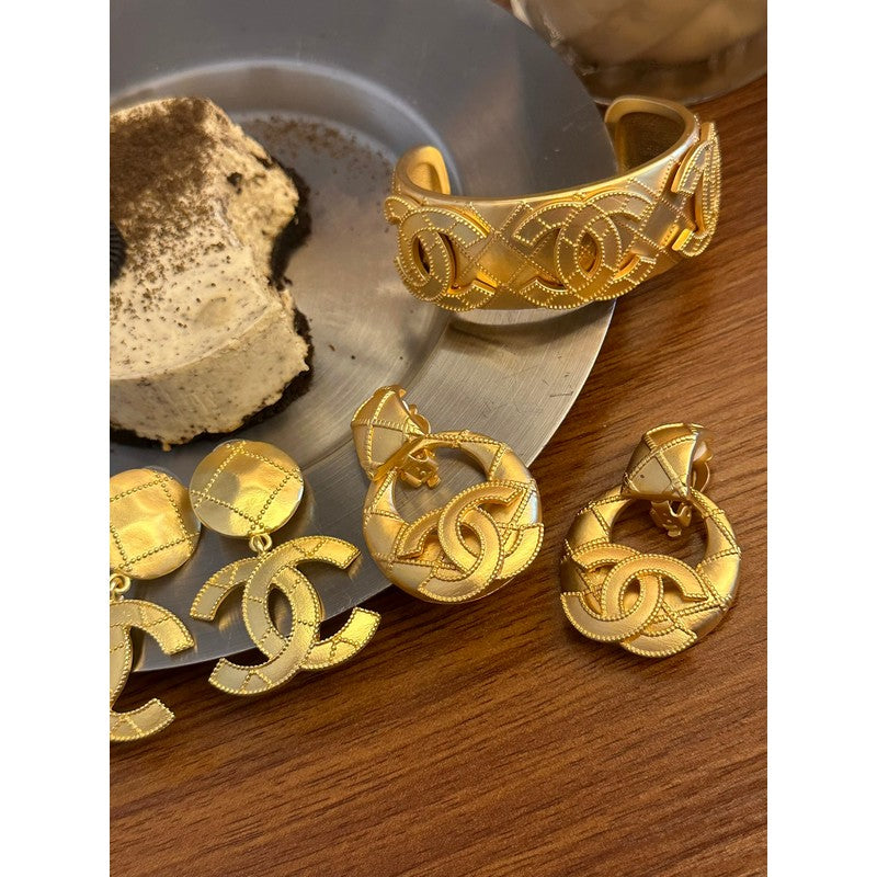 18K Chanel Gold Pendant Earrings